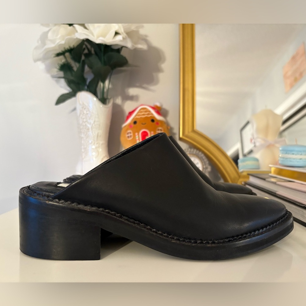 MIISTA Black Leather Mules